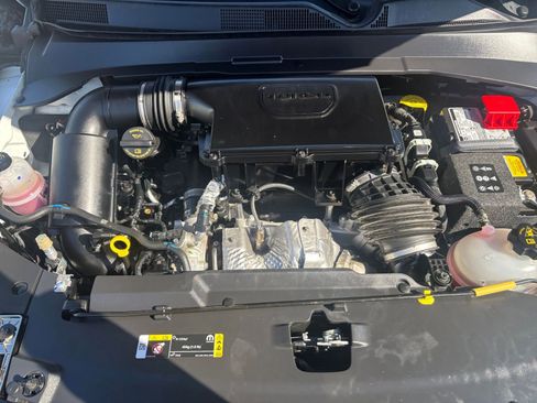 Used 2025 Jeep Compass Limited image 31