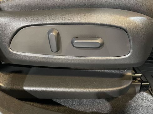 Used 2022 Chevrolet Blazer Premier AWD/4WD image 27