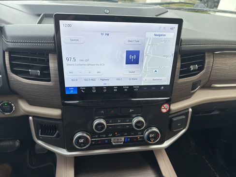 Used 2024 Ford Expedition Max Limited image 12