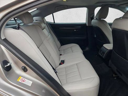 Used 2017 Lexus ES 350 w/ Luxury Package image 16