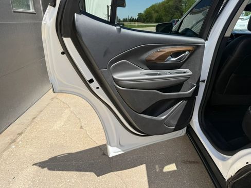Used 2019 GMC Terrain Denali w/ Advanced Safety Package AWD/4WD image 13