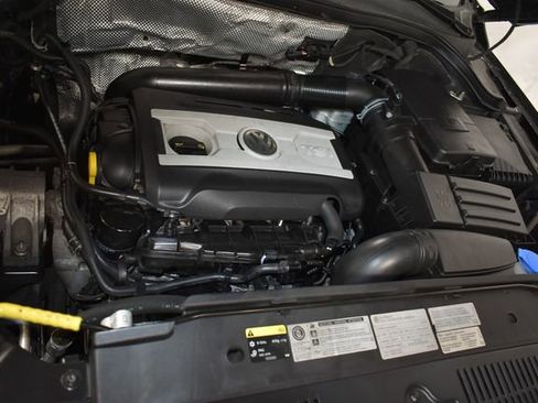 Used 2017 Volkswagen Tiguan Wolfsburg Edition AWD/4WD image 30