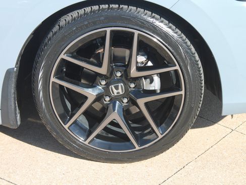 Used 2022 Honda Civic Sport Touring image 3