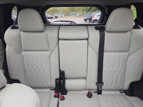 New 2025 Mitsubishi Outlander SEL image 24