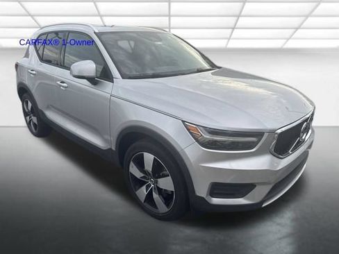 Used 2019 Volvo XC40 T5 Momentum AWD/4WD image 1