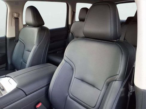 New 2026 Nissan Armada SV image 12