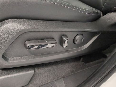 New 2025 Honda Pilot Touring image 21