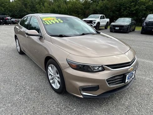 Used 2018 Chevrolet Malibu LT w/ Driver Confidence Package FWD image 8