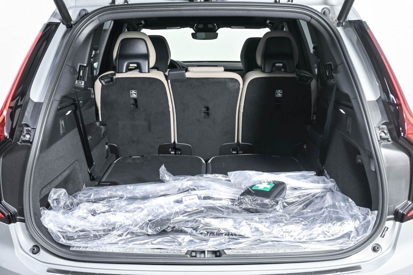 New 2026 Volvo XC90 T8 Plus w/ Protection Package Premier AWD/4WD image 31