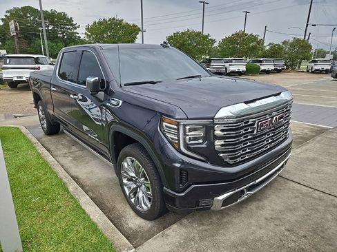 Used 2025 GMC Sierra 1500 Denali w/ Denali Reserve Package AWD/4WD image 3
