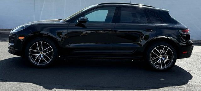Used 2026 Porsche Macan AWD/4WD image 2