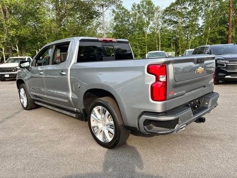 Used 2025 Chevrolet Silverado 1500 High Country w/ High Country Premium Package AWD/4WD image 10