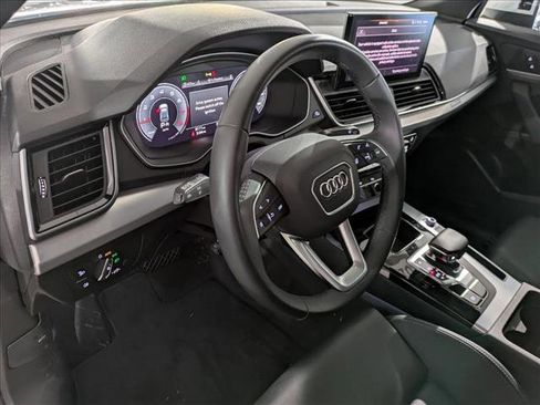 Certified 2025 Audi Q5 2.0T Premium image 9