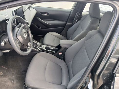 Used 2021 Toyota Corolla LE FWD image 9