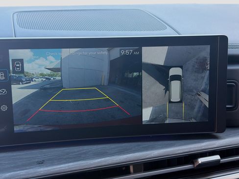 Used 2025 Hyundai Santa Fe Limited AWD/4WD image 12