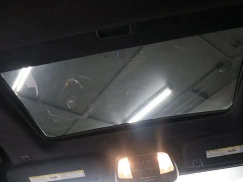 Used 2019 Jeep Grand Cherokee Limited image 22