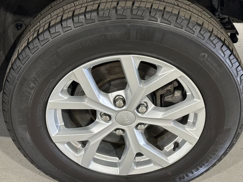 Used 2023 Jeep Grand Cherokee L Limited image 8