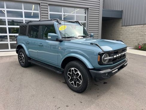 Used 2023 Ford Bronco Outer Banks AWD/4WD image 3