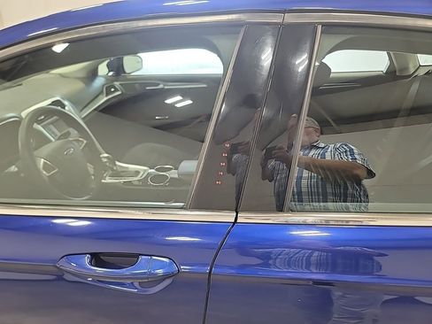 Used 2013 Ford Fusion SE image 17