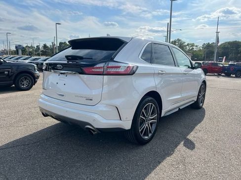 Certified 2019 Ford Edge Titanium w/ Equipment Group 301A AWD/4WD image 3