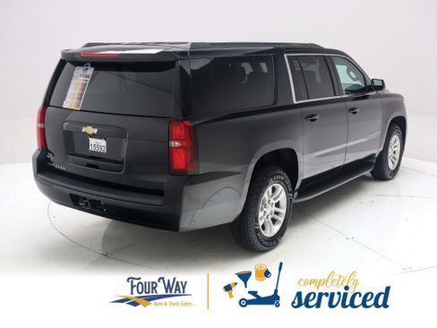 Used 2018 Chevrolet Suburban LS w/ Max Trailering Package AWD/4WD image 4