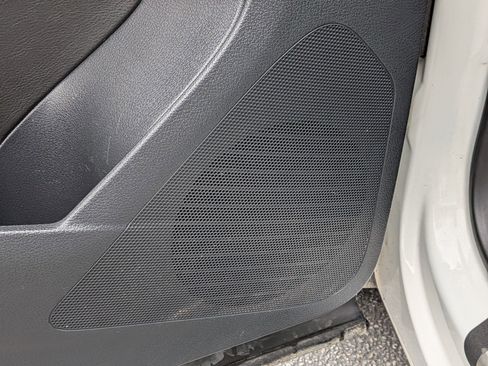 Used 2012 Volkswagen Tiguan S image 15