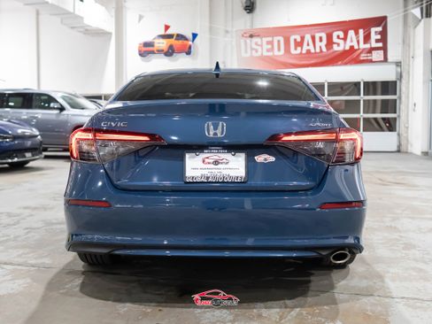 Used 2025 Honda Civic Sport image 6