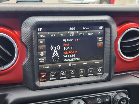 Used 2021 Jeep Wrangler Unlimited Rubicon image 35