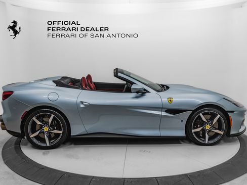 Certified 2022 Ferrari Portofino M image 9