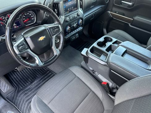 Used 2022 Chevrolet Silverado 1500 LT image 9