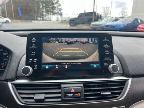Used 2018 Honda Accord EX image 24