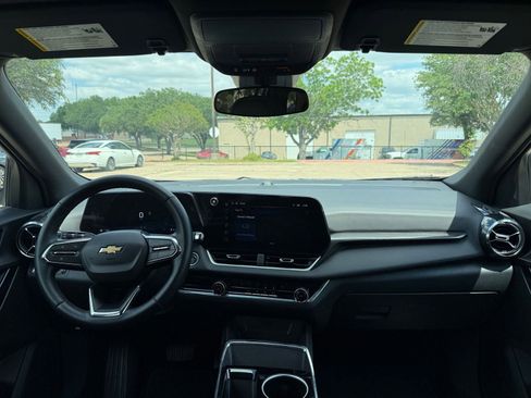 Used 2025 Chevrolet Equinox LT FWD image 35