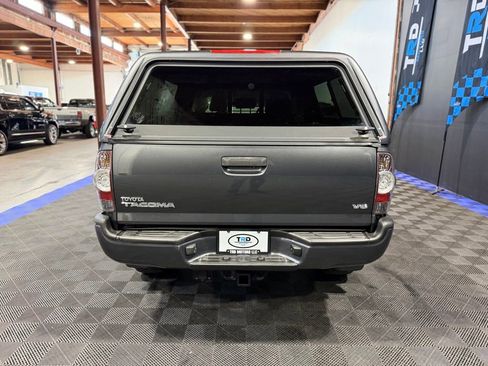 Used 2011 Toyota Tacoma 4x4 Double Cab w/ TRD Sport Pkg w/JBL Audio image 4
