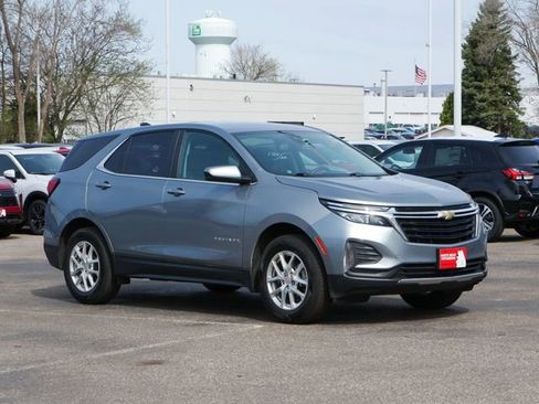 Used 2024 Chevrolet Equinox LT image 1