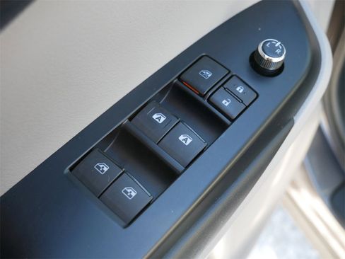 Used 2015 Toyota Highlander XLE image 21