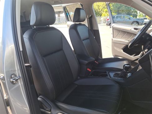Certified 2022 Volkswagen Tiguan SE image 10