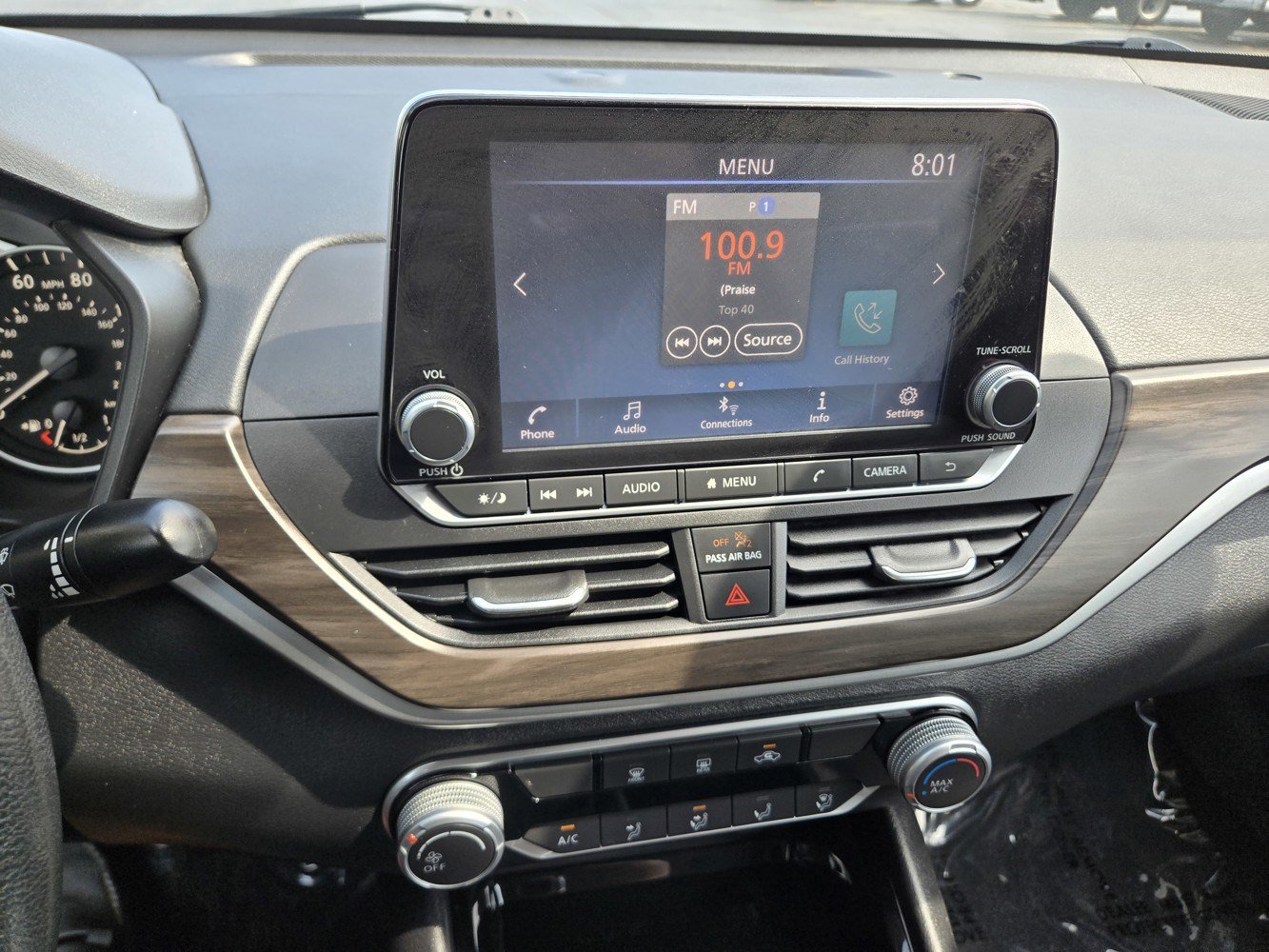 Used 2024 Nissan Altima 2.5 SV FWD image 8