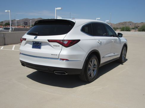 Used 2024 Acura MDX SH-AWD image 5