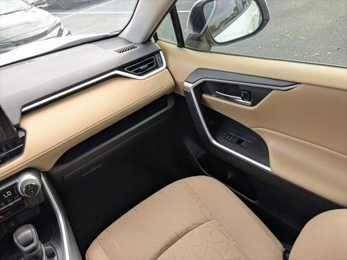 Certified 2022 Toyota RAV4 XLE w/ Convenience Package image 15