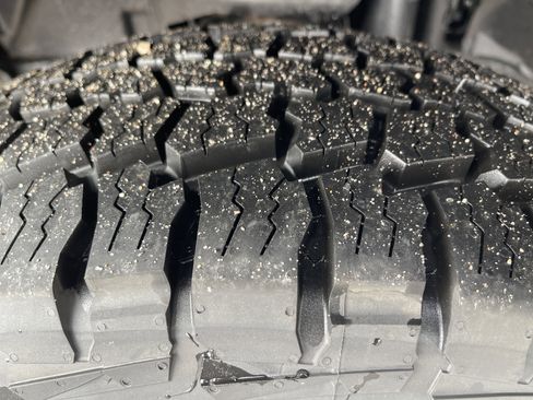 Used 2018 Jeep Wrangler Unlimited Sahara w/ Uconnect 4C Nav & Sound Group AWD/4WD image 23