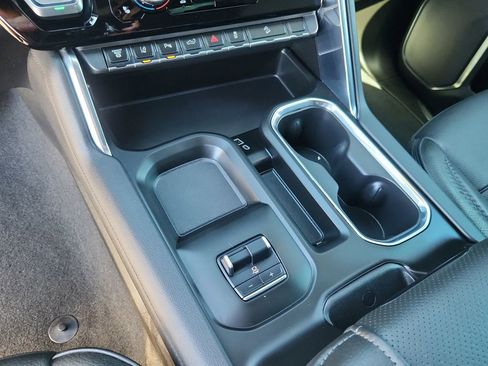 Used 2025 GMC Sierra 3500 Denali w/ Denali Reserve Package image 24