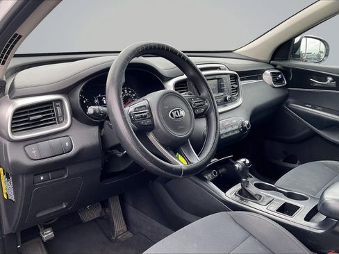 Used 2016 Kia Sorento FWD image 14