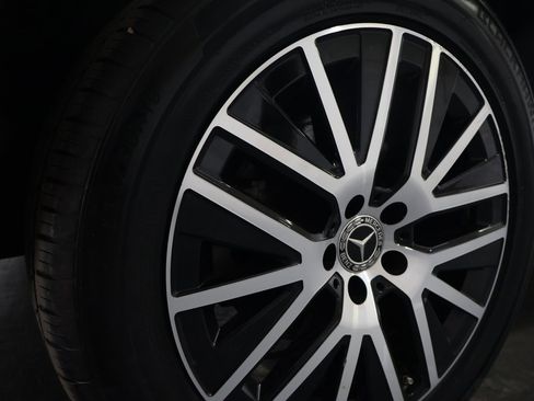 Used 2020 Mercedes-Benz GLC 350e 4MATIC w/ Premium Package image 27