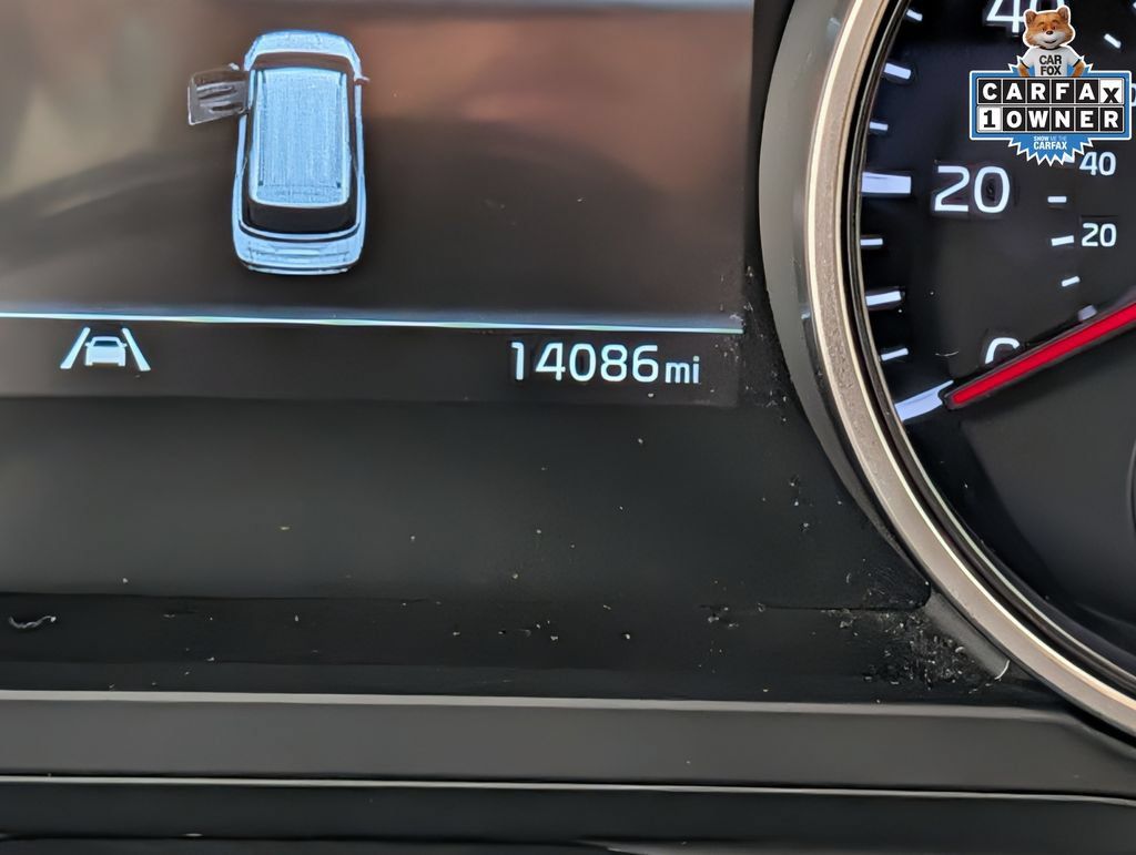 Certified 2024 Kia Carnival LX FWD image 18
