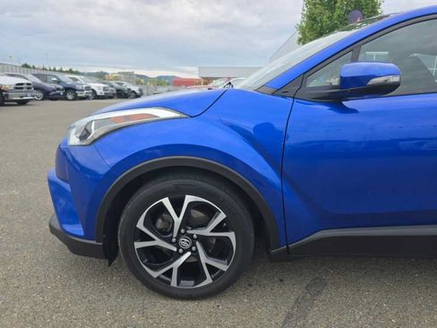 Used 2018 Toyota C-HR XLE FWD image 18