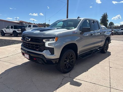 Used 2025 Chevrolet Silverado 1500 LT Trail Boss w/ Convenience Package II AWD/4WD image 3