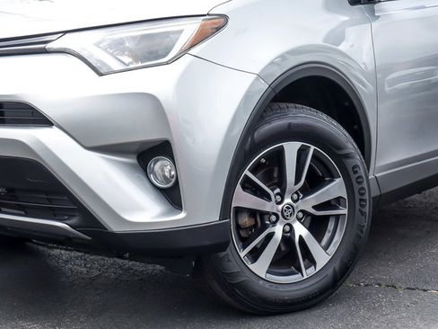 Used 2018 Toyota RAV4 XLE AWD/4WD image 3