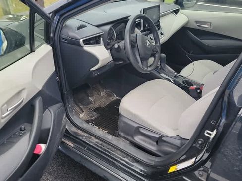 Used 2020 Toyota Corolla LE image 4