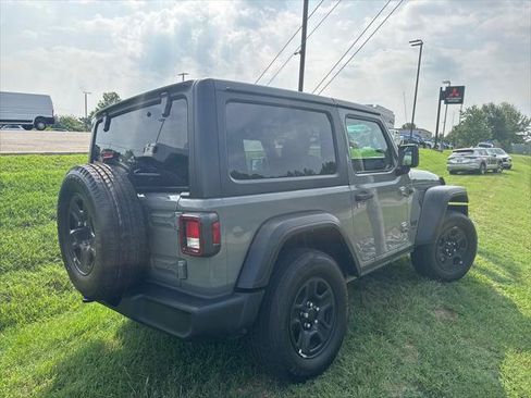 Used 2022 Jeep Wrangler Sport AWD/4WD image 4