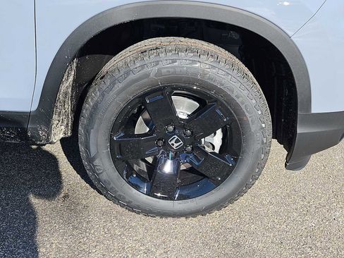New 2026 Honda Ridgeline Black Edition image 4